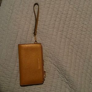 MK wallet. Excellent condition.